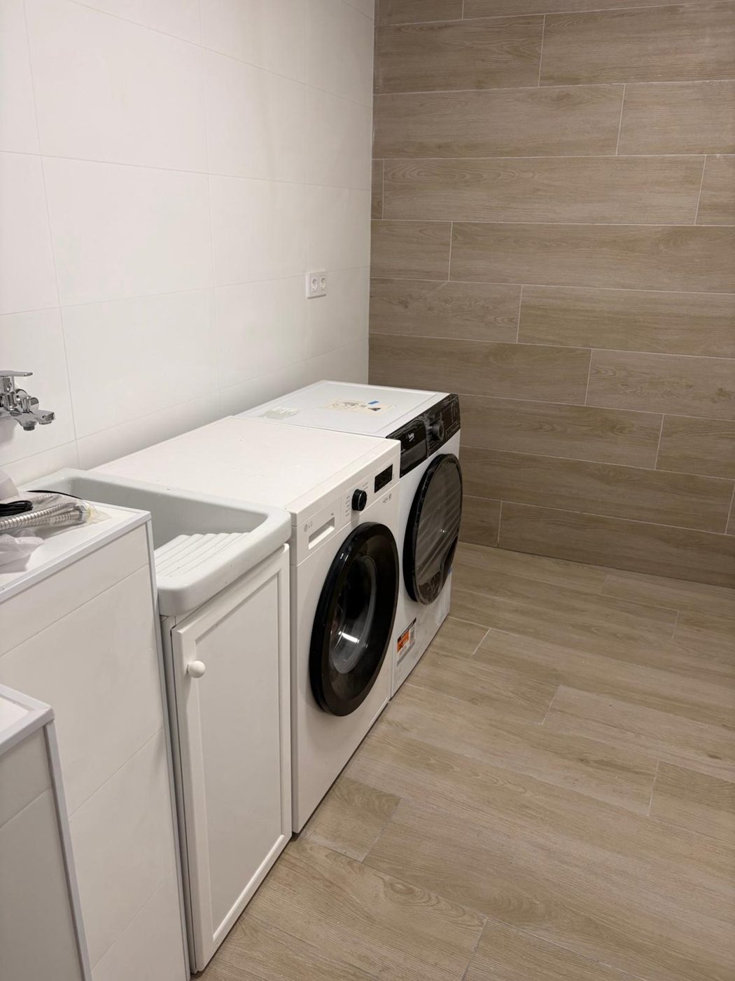 Lavadero reformado con electrodomésticos en Córdoba
