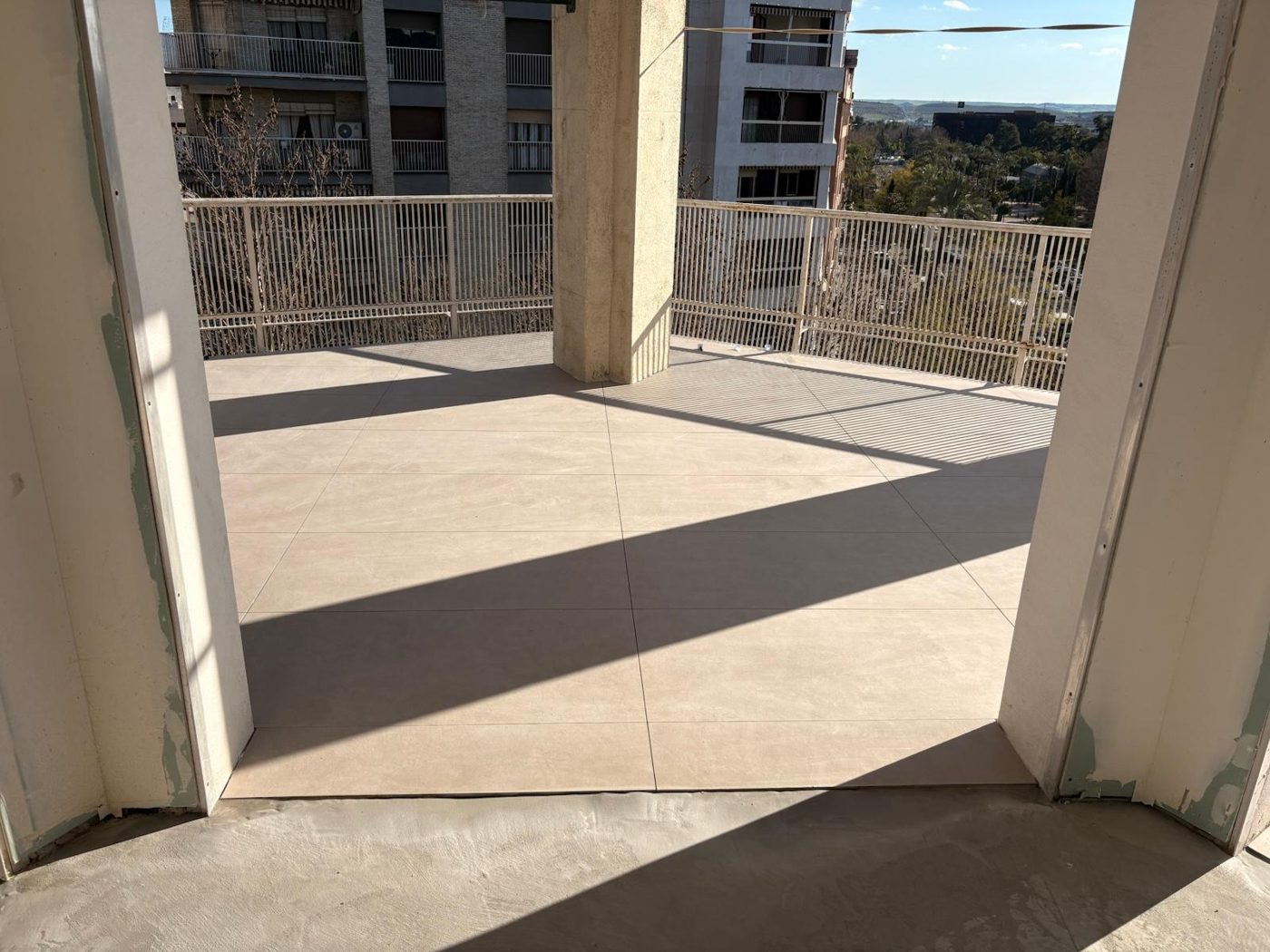 Terraza de ático reformada en Córdoba