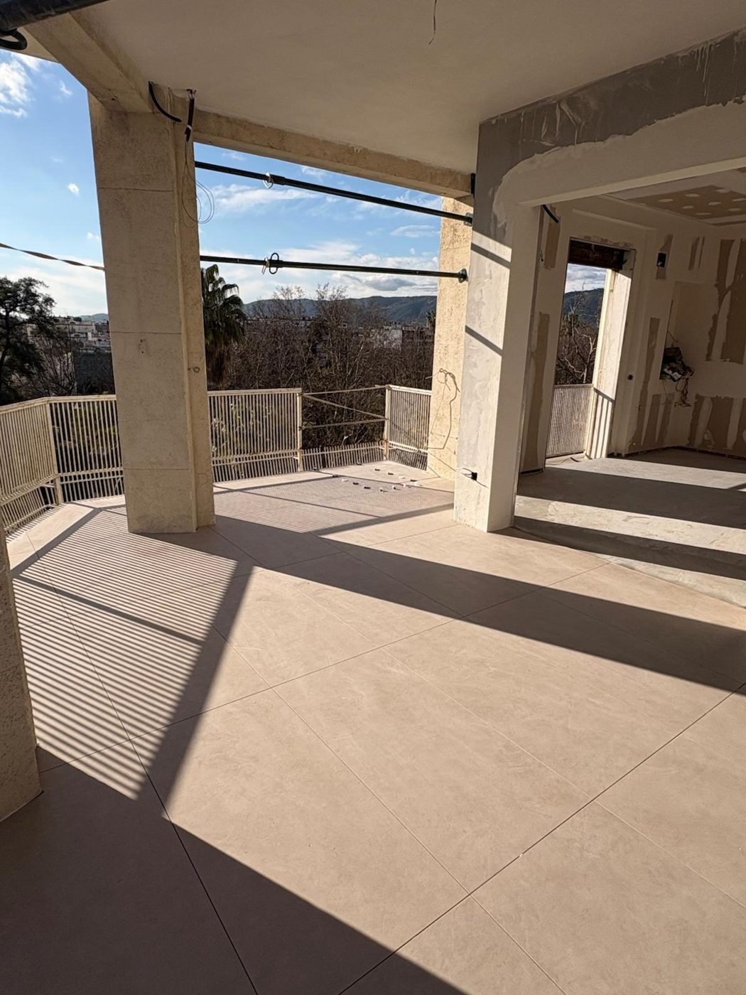 Porche y terraza reformados en Córdoba