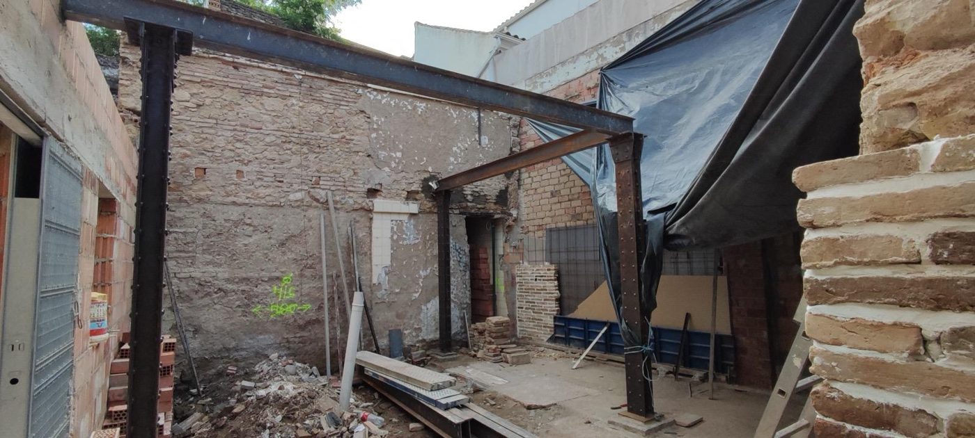 Estructura de patio en rehabilitación en Córdoba