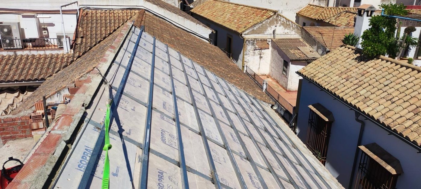 Estructura de cubierta nueva en rehabilitación en Córdoba
